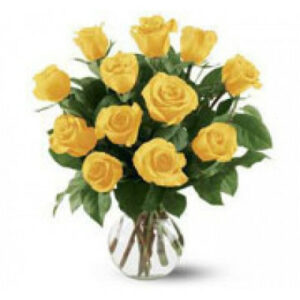 Yellow-Roses-in-Vase