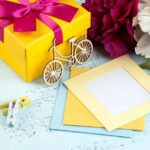 blank-note-yellow-gift-box-with-bow_110491-845_11zon